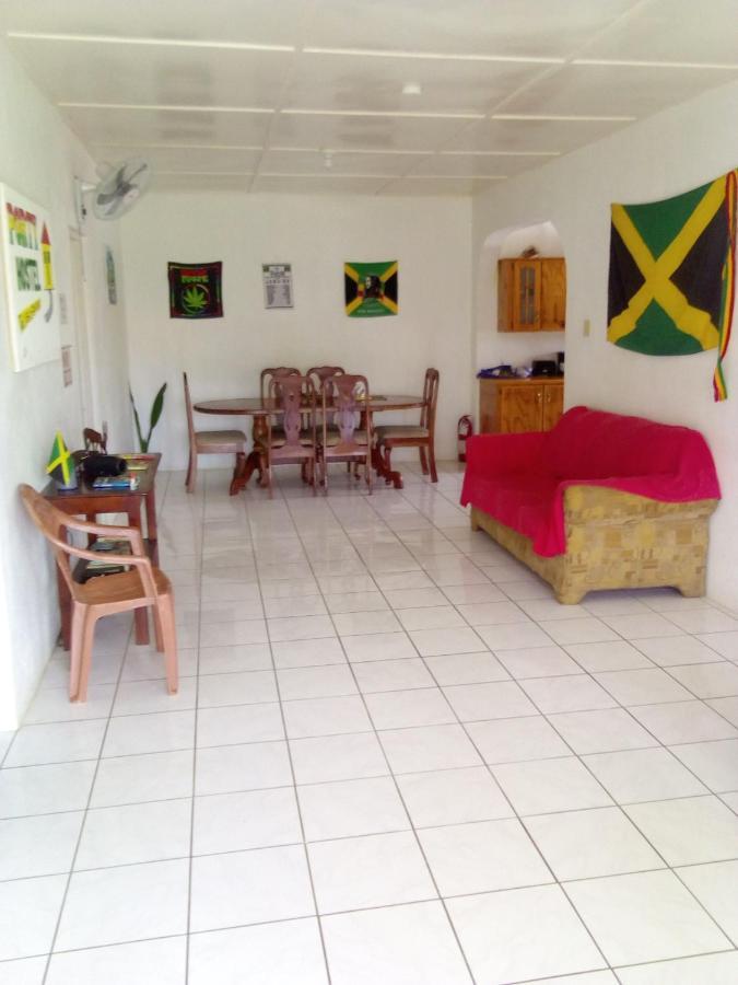 Porty Hostel Port Antonio Exterior photo